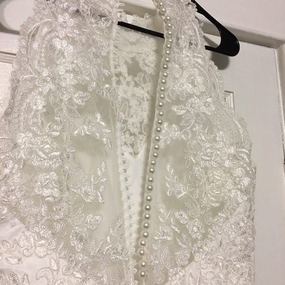 ***SOLD*** Wedding Dress - Picture 7 of 8